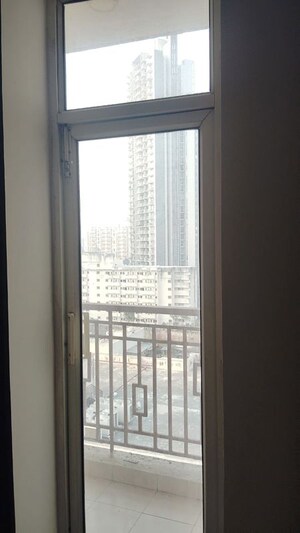 Room in 2 BHK Apartment at Shree Vardhman Mantra, Sector 67 – for Sale