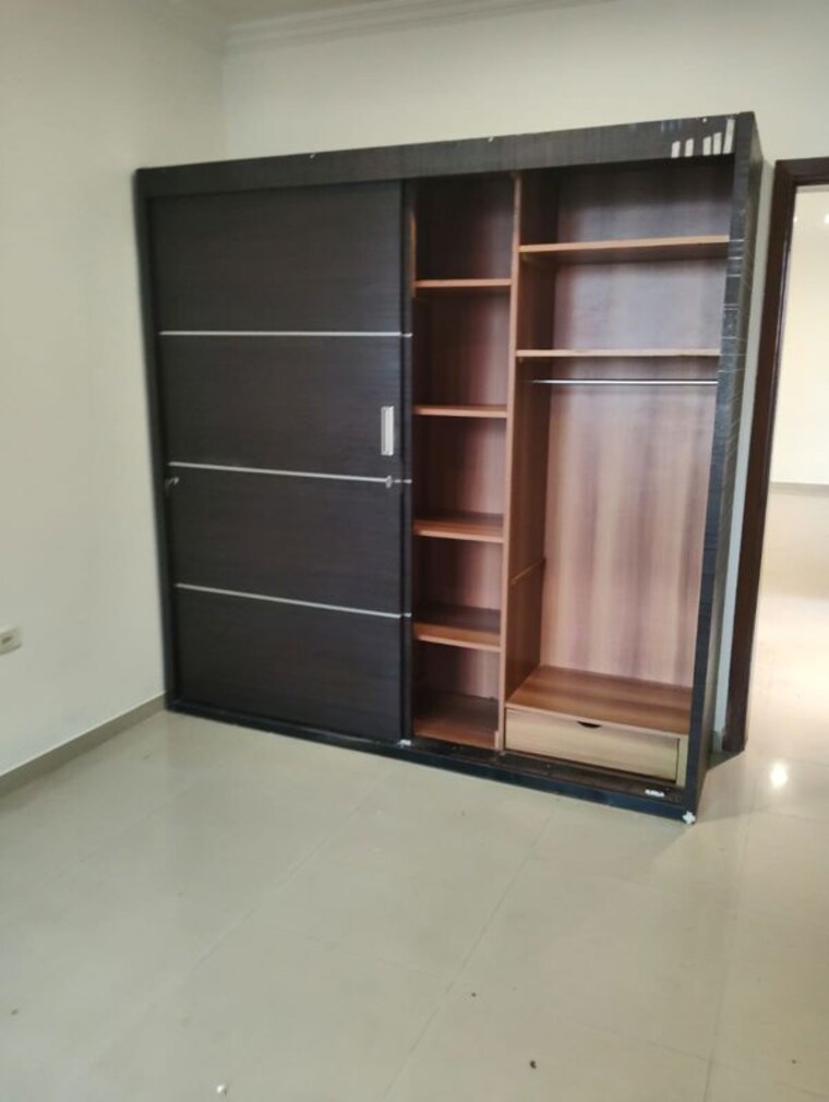 Bedroom, oberoi-springs 2.5 Bedroom 1360 Sq.Ft. Apartment In Andheri West Mumbai 9084017