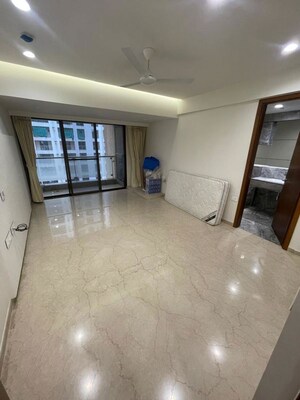 Room in 4 BHK Apartment at Raiaskaran Parthenon, Andheri West – for Rent