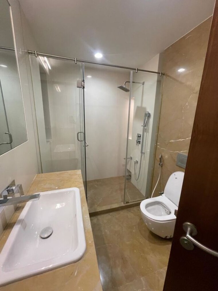 Bathroom, raiaskaran-parthenon 4 Bedroom 3190 Sq.Ft. Apartment In Andheri West Mumbai 9079833