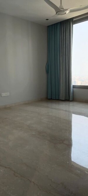 3 BHK Apartment For Rent in Oberoi Realty Esquire, Goregaon East
