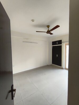 2 BHK Apartment For Rent in Panchsheel Greens, Sector 16 Greater Noida