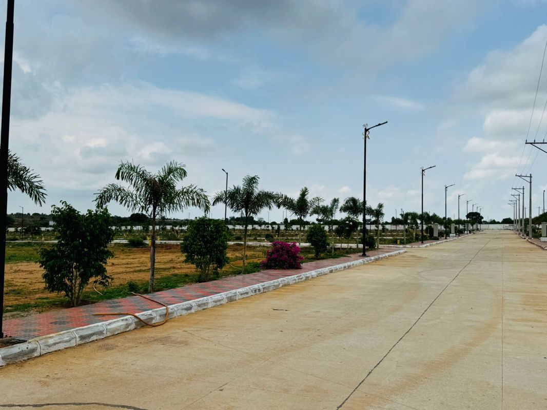 Plot For Sale in PMR Gateway Garden City