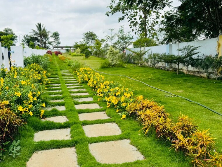 Garden, nimz-county  156 Sq.Yd. Plot In Kamkole Hyderabad 9974670