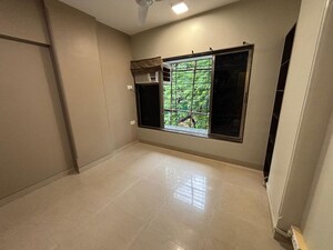 Room in 3 BHK Apartment at Poseidon Apartment, Andheri West – for Rent