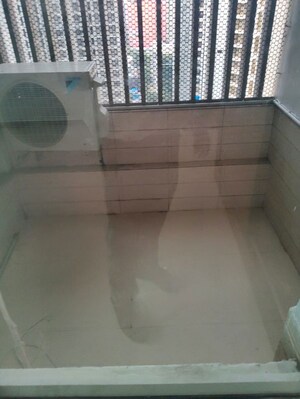 Master Bedroom in 2.5 BHK Apartment at Oberoi Springs, Andheri West – for Rent