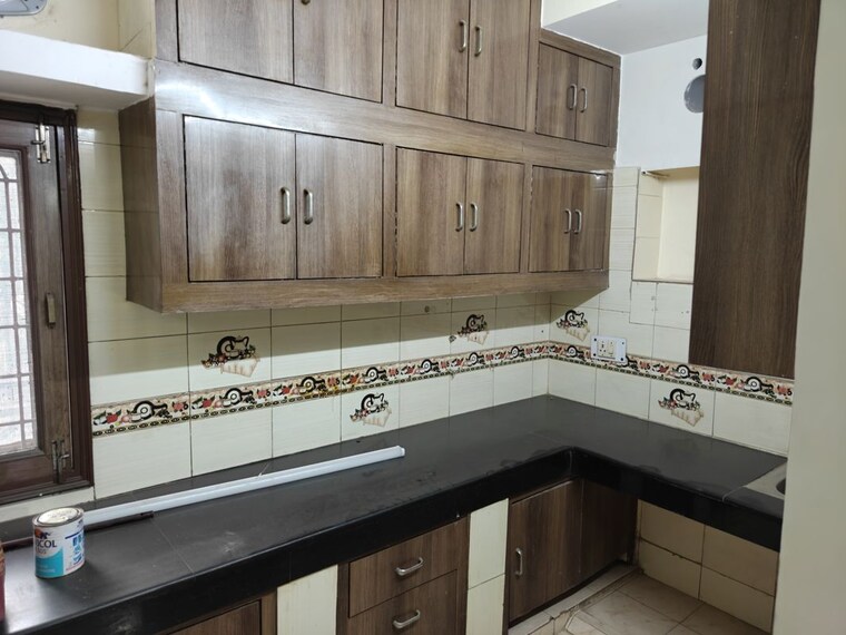 Kitchen, paschim vihar 2 Bedroom 800 Sq.Ft. Apartment In Paschim Vihar Delhi 10214231