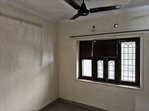  2 BHK Apartment at Paschim Vihar – for Rent