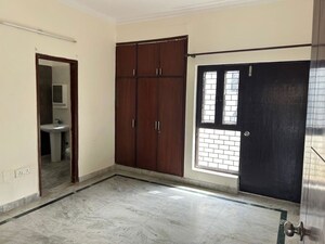 Room in 2 BHK Independent House at Sector 49 – for Rent