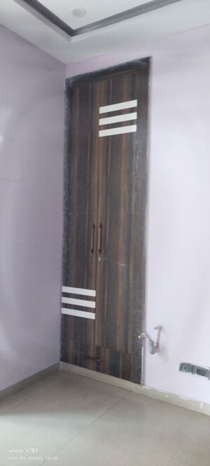 Room in 3 BHK Apartment at Mahagun My Woods, Sector 16c Greater Noida – for Rent