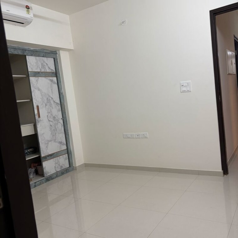 Room, lodha-amara-tower-32-and-33 2 Bedroom 670 Sq.Ft. Apartment In Kolshet Road Thane 10214269