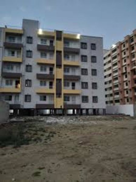 1 BHK + Servant Room Apartment For Sale in Kandivali West
