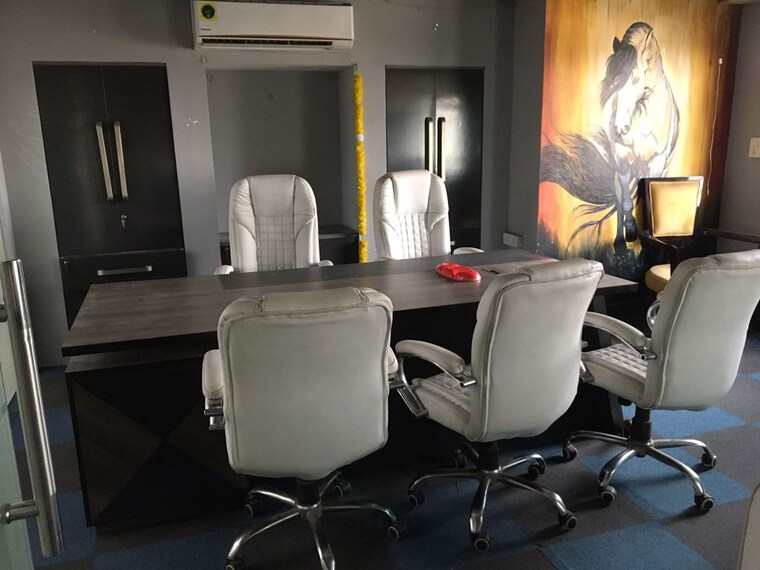 Team Area, anthurium Commercial Office Space 5200 Sq.Ft. In Sector 73 Noida 10214246