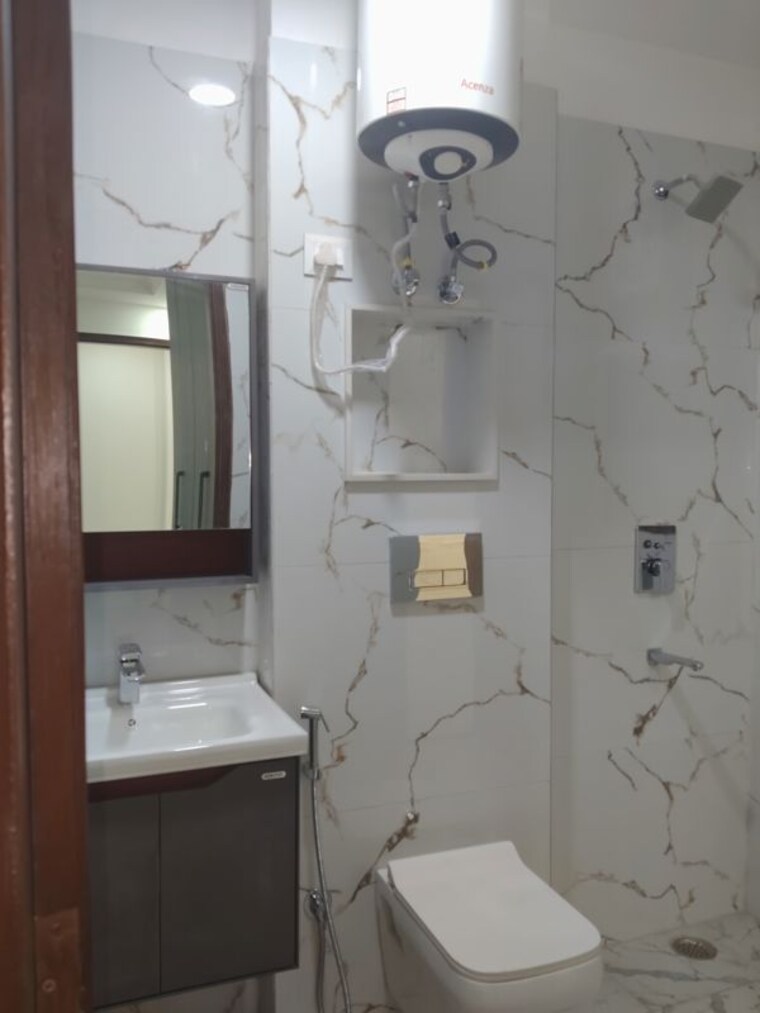 Bathroom, chattarpur 3 Bedroom 1200 Sq.Ft. Builder Floor In Chattarpur Delhi 10214339