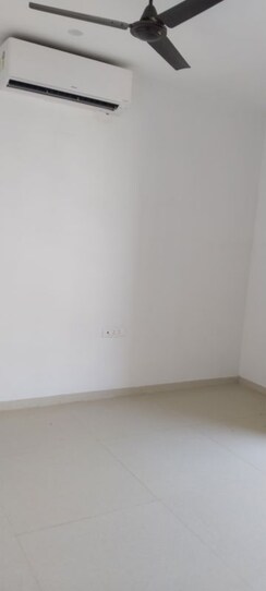 2.5 BHK Apartment For Rent in Lodha Downtown