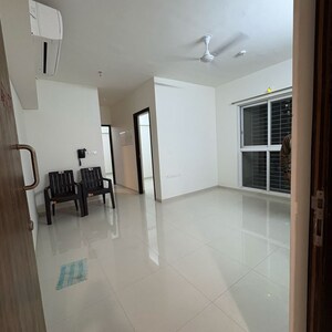 Room in 2 BHK Apartment at Lodha Amara Tower 32 And 33, Kolshet Road – for Rent