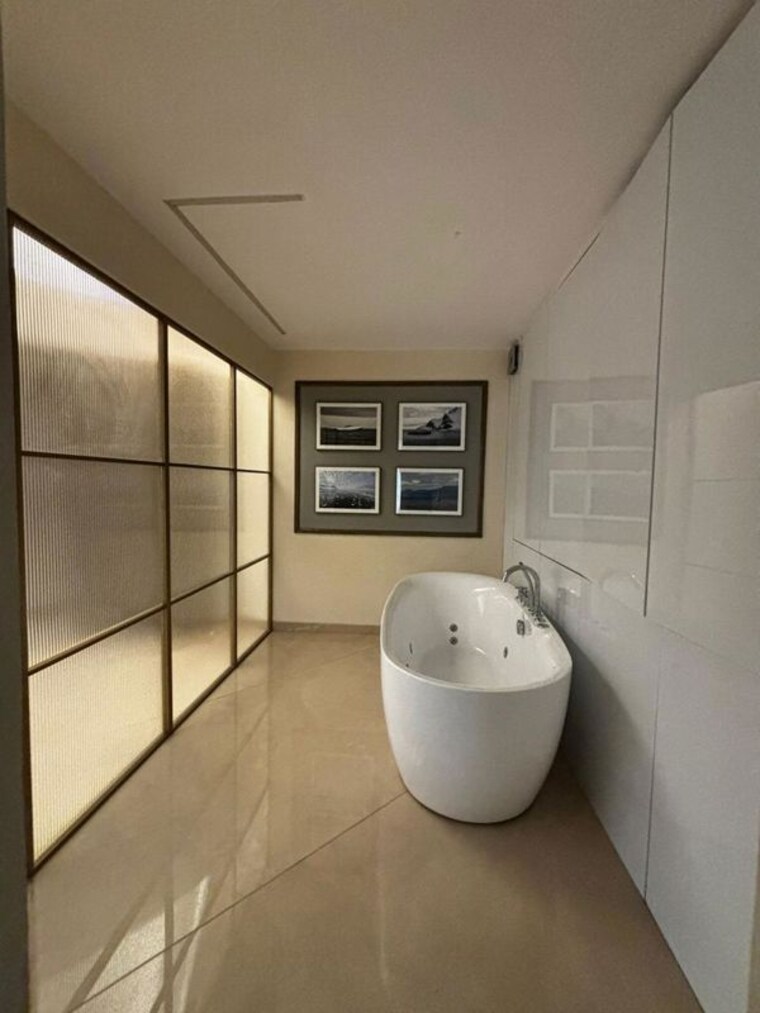 Bathroom, rajesh-raj-grandeur 4 Bedroom 2200 Sq.Ft. Apartment In Powai Mumbai 10214326