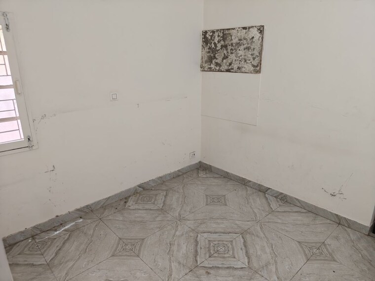 Room, paschim vihar 2 Bedroom 800 Sq.Ft. Apartment In Paschim Vihar Delhi 10214384