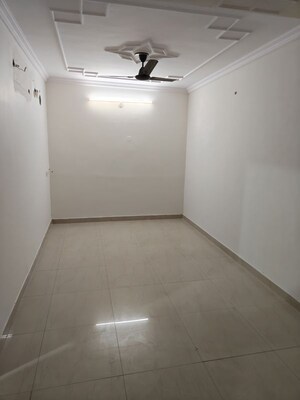 2 BHK Apartment For Rent in Paschim Vihar