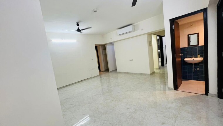Room, lodha-amara 3 Bedroom 1000 Sq.Ft. Apartment In Kolshet Road Thane 10214364