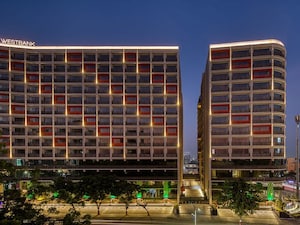  Office Space – Exterior View View at Sun Westbank, Navrangpura - for Rent