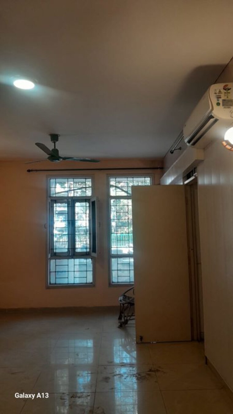 Room, vasundhara sector 2 3 Bedroom 900 Sq.Ft. Builder Floor In Vasundhara Sector 2 Ghaziabad 10214498