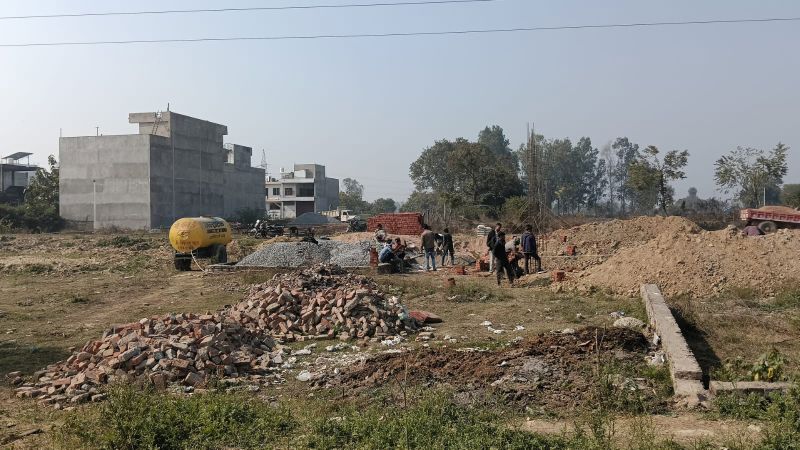 Plot For Sale in Matiyari