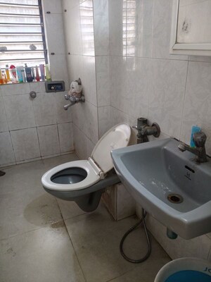 Bathroom in 2 BHK Apartment at Sun Glory, Powai – for Rent