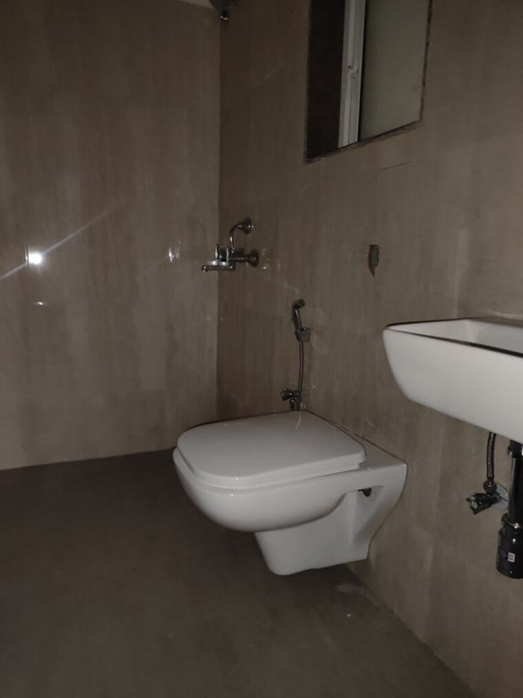 Bathroom, puranik-grand-central 2 Bedroom 587 Sq.Ft. Apartment In Vartak Nagar Thane 10214541