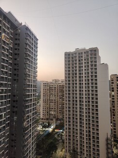 2 BHK Apartment For Rent in Puranik Grand Central