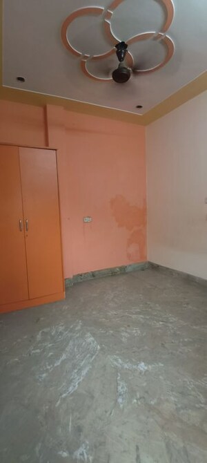 Room in 1.5 BHK Builder Floor at Rohini Sector 25 – for Rent