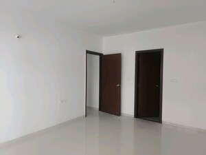 Room in 5 BHK Apartment at Axis Capstone Experia, Jp Nagar Phase 8 – for Sale