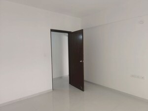 Room in 5 BHK Apartment at Axis Capstone Experia, Jp Nagar Phase 8 – for Sale
