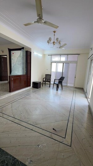 3 BHK Apartment For Rent in Mahagun Mansion I and II, Vaibhav Khand