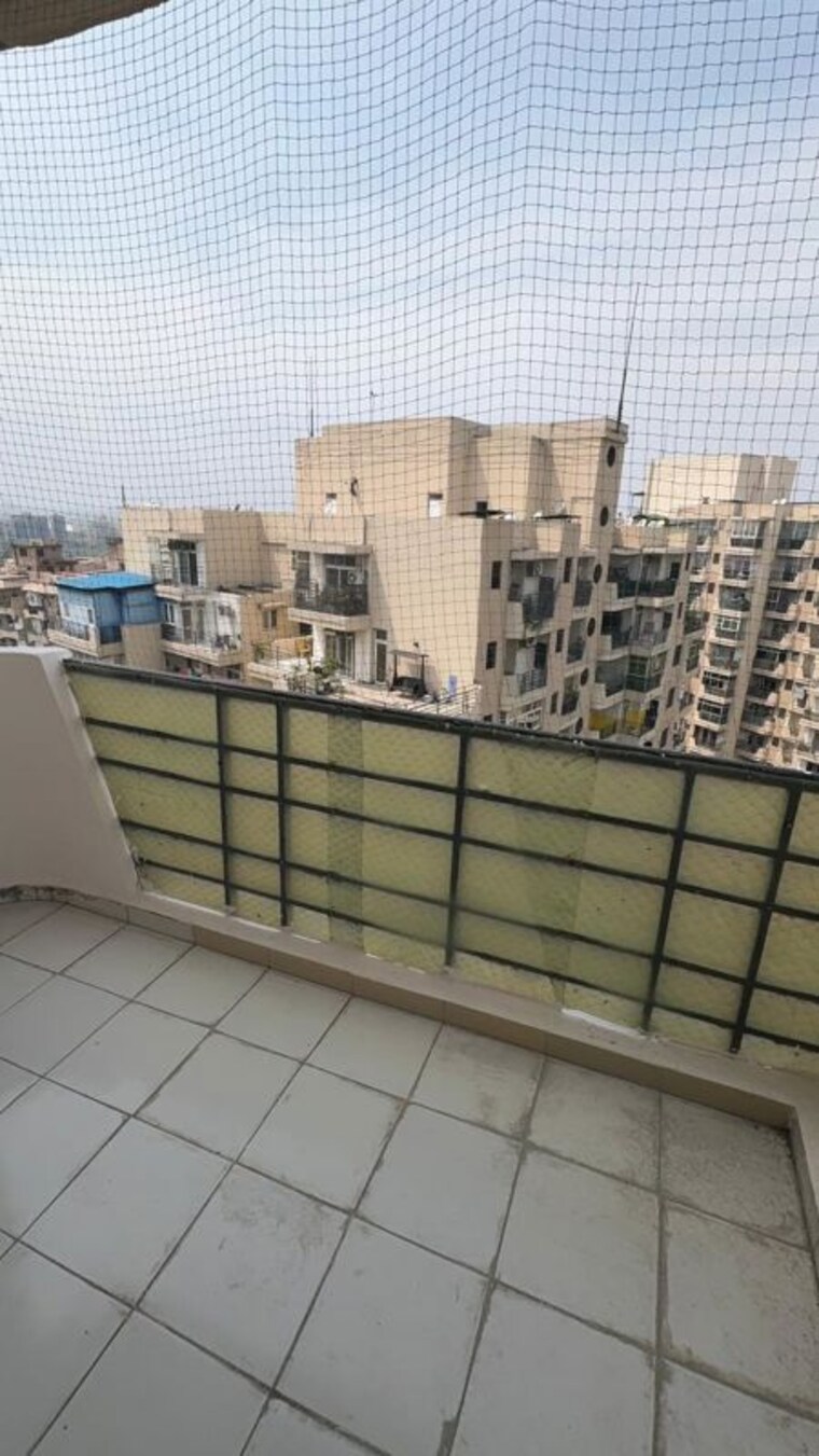 Balcony, mahagun-mansion-i-and-ii 3 Bedroom 1660 Sq.Ft. Apartment In Vaibhav Khand Ghaziabad 10214529