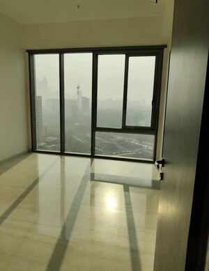 Room in 4 BHK Apartment at Piramal Mahalaxmi, Mahalaxmi – for Rent