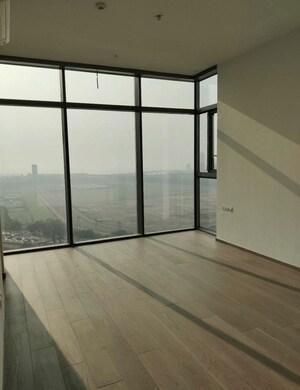 Room in 4 BHK Apartment at Piramal Mahalaxmi, Mahalaxmi – for Rent