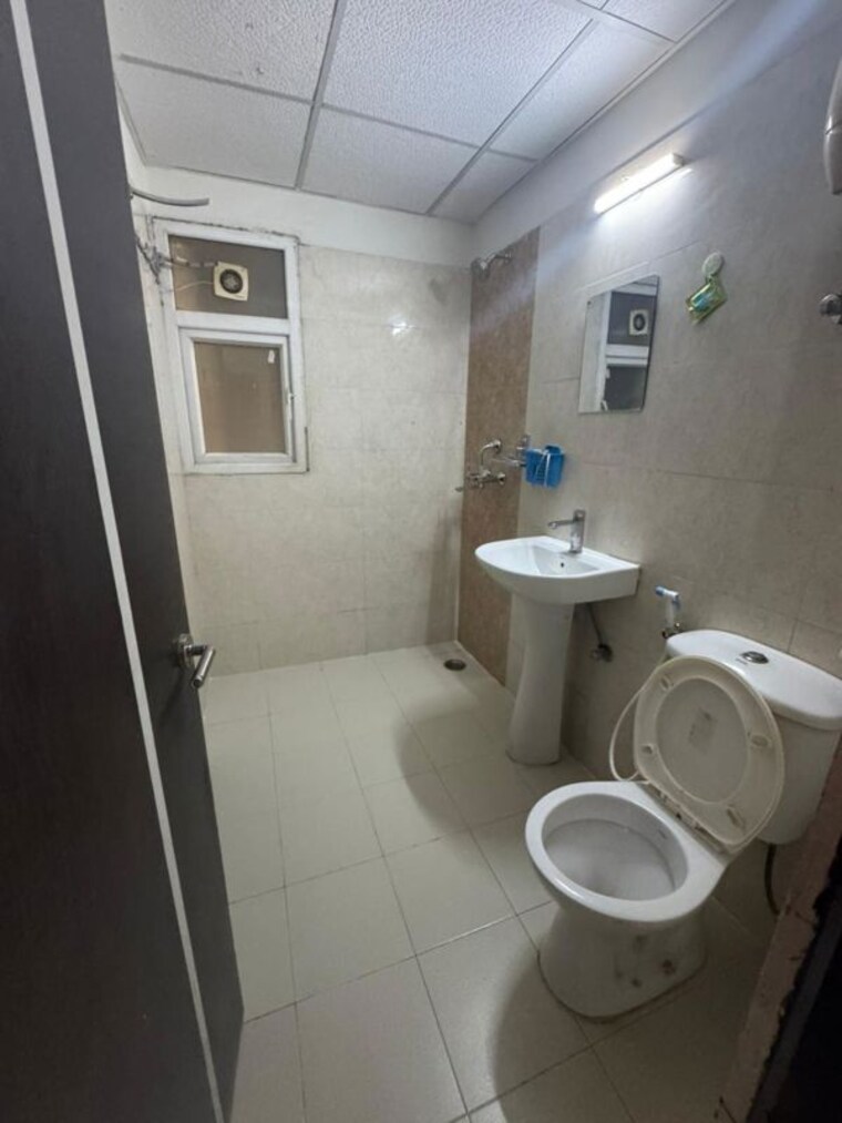 Master Bedroom, panchsheel-greens 2.5 Bedroom 1350 Sq.Ft. Apartment In Sector 16 Greater Noida Greater Noida 10214542