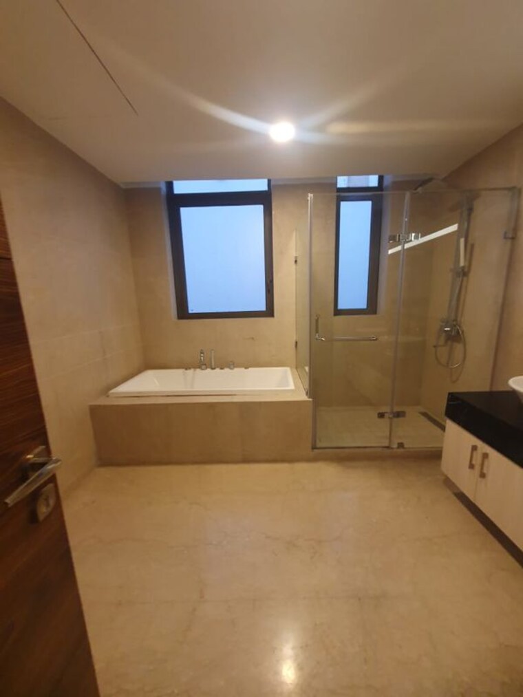 Bathroom, m3m-golf-estate-fairway-east 3.5 Bedroom 3000 Sq.Ft. Apartment In Sector 65 Gurgaon 10214505