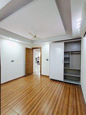 Room in 3 BHK Apartment at Vipul World Floors, Sector 48 – for Rent