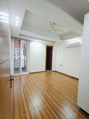 Room in 3 BHK Apartment at Vipul World Floors, Sector 48 – for Rent