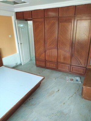 Furnished Amenities in 2 BHK Builder Floor at Vazira – for Rent