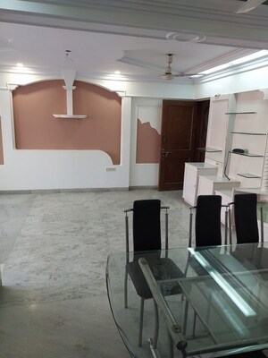 Team Area in 2 BHK Builder Floor at Vazira – for Rent