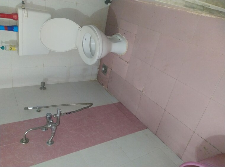 Bathroom, alankar-chs-airoli 2 Bedroom 700 Sq.Ft. Apartment In Airoli Sector 7 Navi Mumbai 10214649