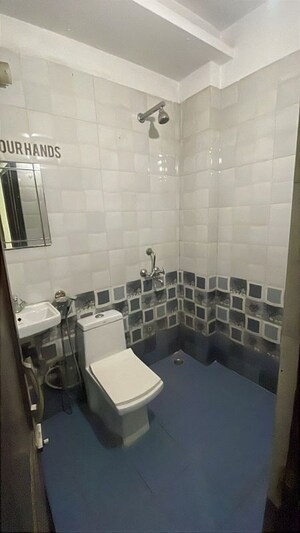 Master Bedroom in 1 RK Builder Floor at Vipul Square, Sushant Lok I – for Rent