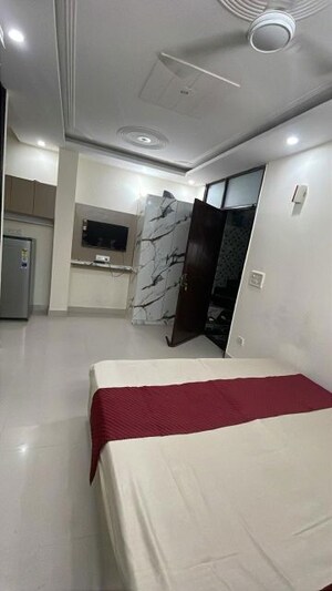 Furnished Amenities in 1 RK Builder Floor at Vipul Square, Sushant Lok I – for Rent