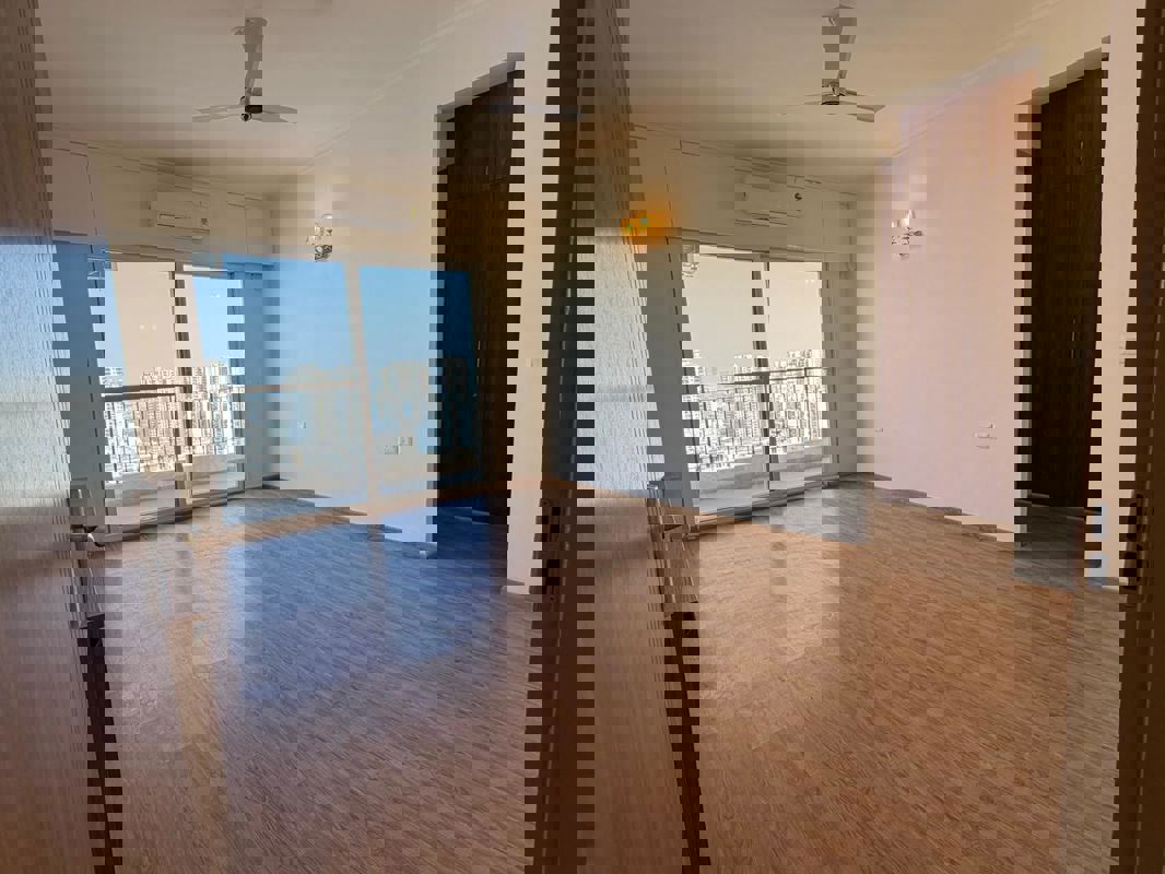 4 BHK + Servant Room 2175 Sq.Ft. Apartment in Amrapali Crystal Homes