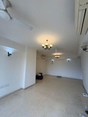 Room in 3 BHK Apartment at DLF The Skycourt, Sector 86 – for Rent