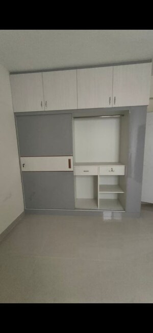 Room in 3 BHK Apartment at Prestige Finsbury Park Regent, Bagaluru – for Rent