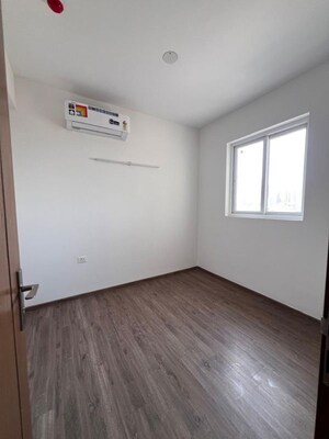 Room in 2.5 BHK Apartment at The Center Court, Sector 88a – for Rent